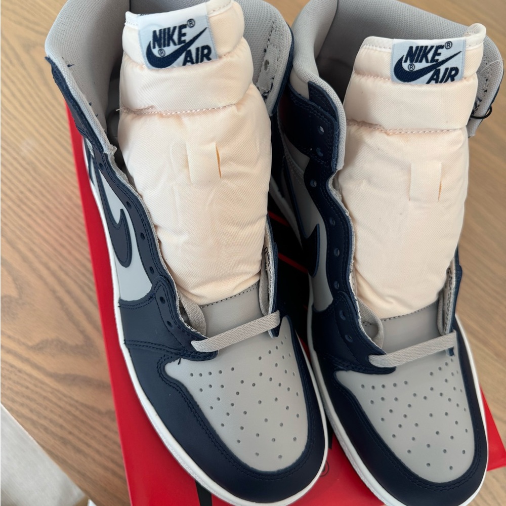 Nike Air High-Tops in Gray and Navy